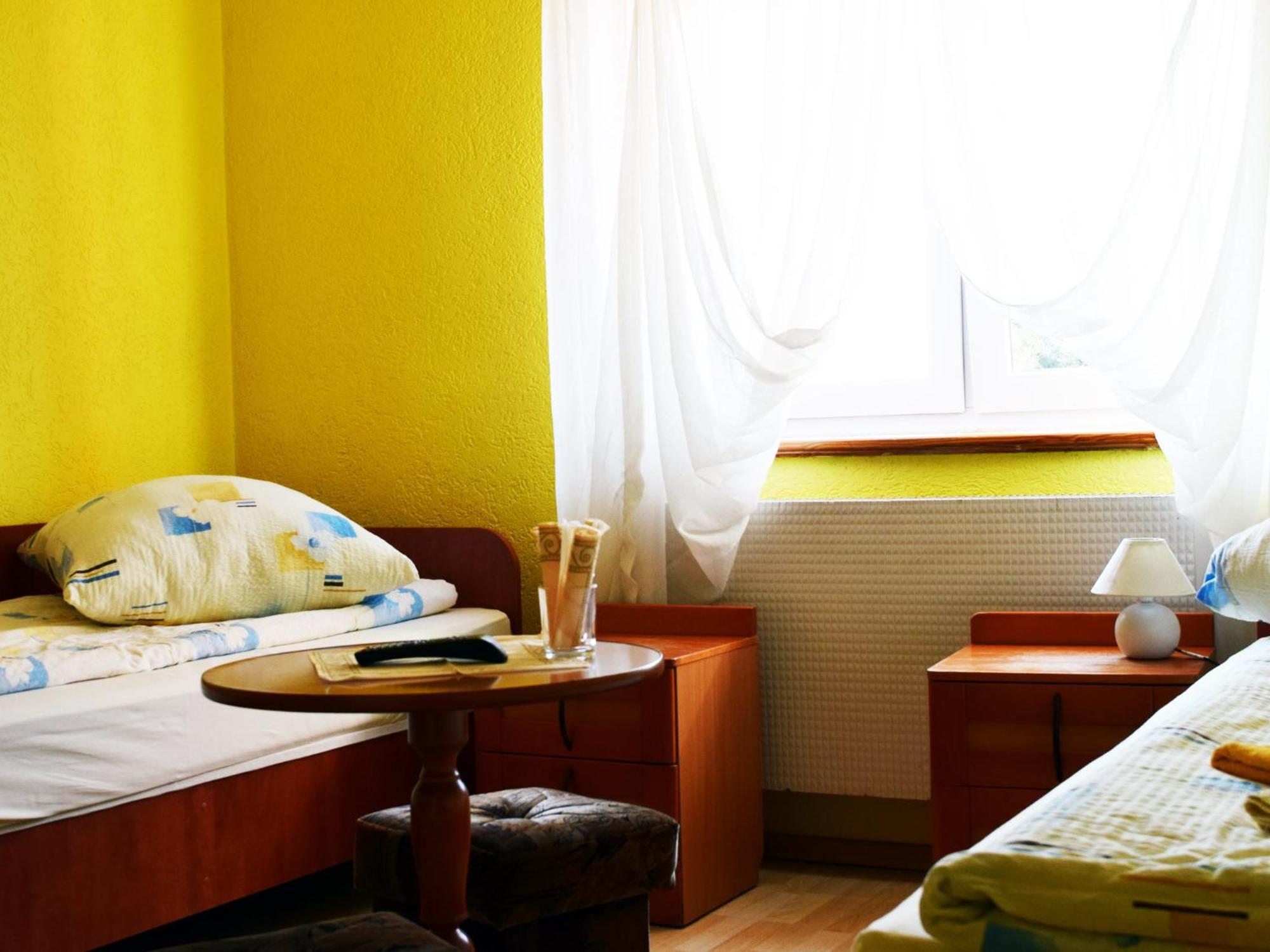 Hotel Jan Zgorzelec Oda fotoğraf