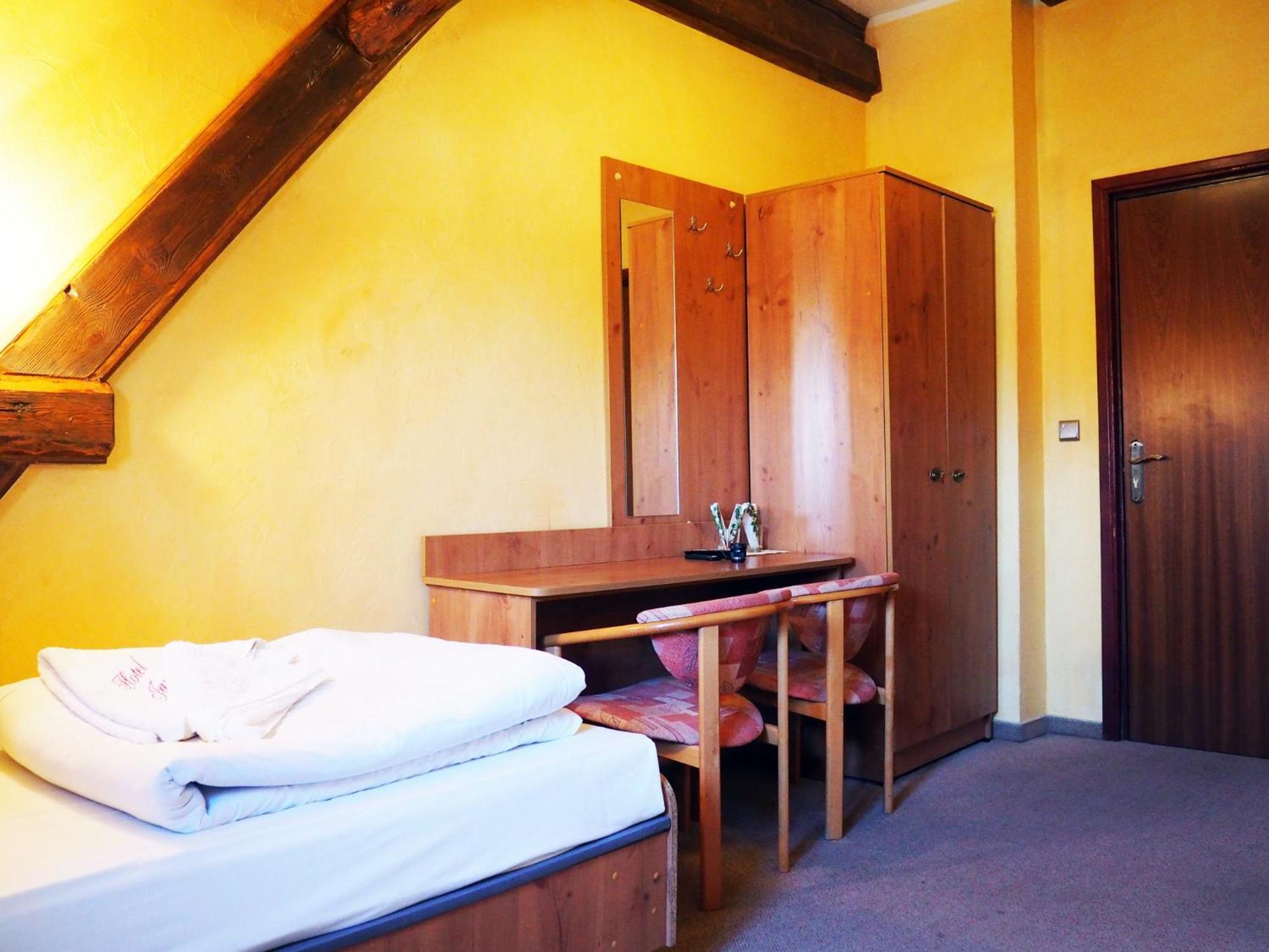Hotel Jan Zgorzelec Oda fotoğraf