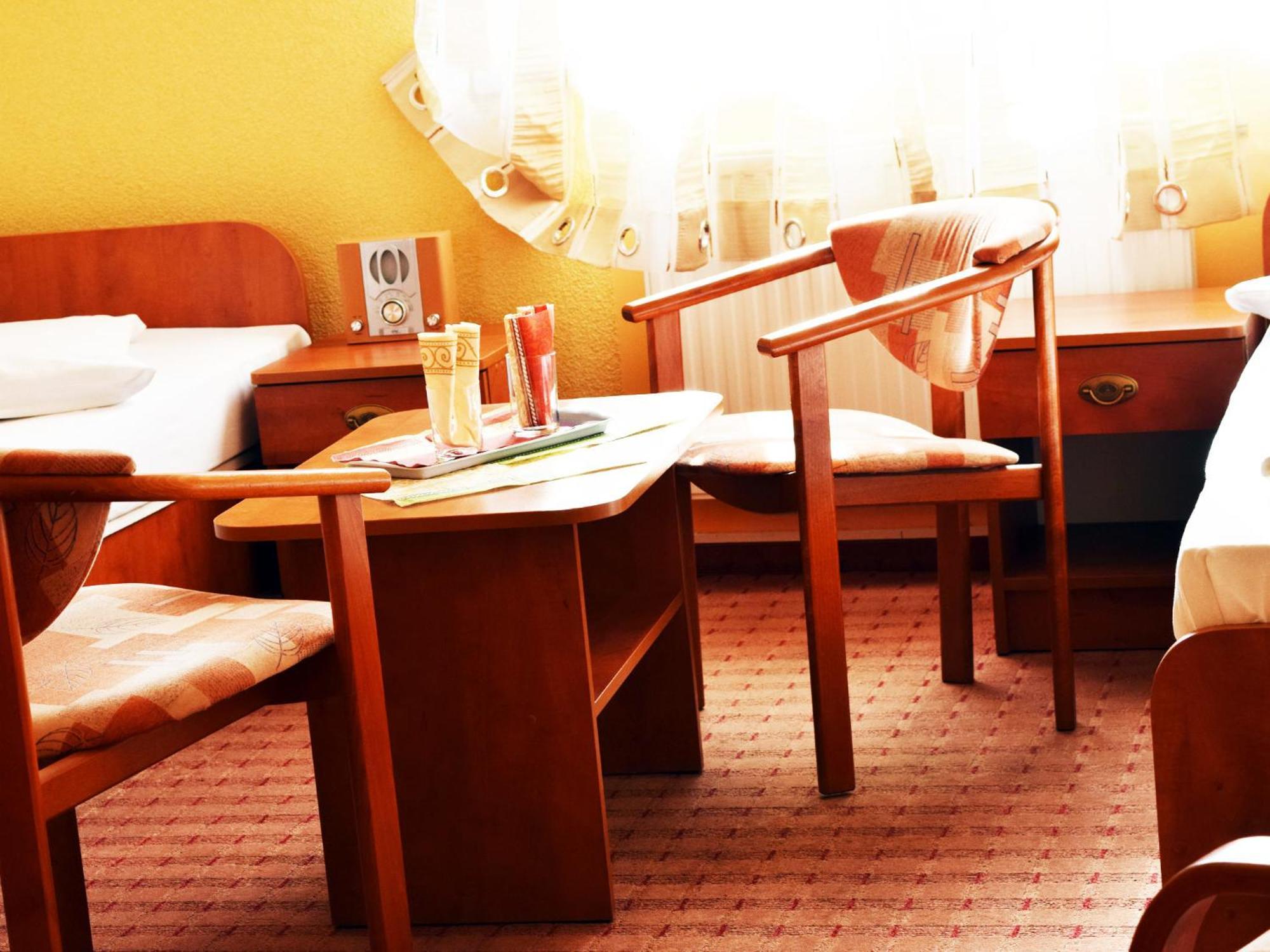 Hotel Jan Zgorzelec Oda fotoğraf