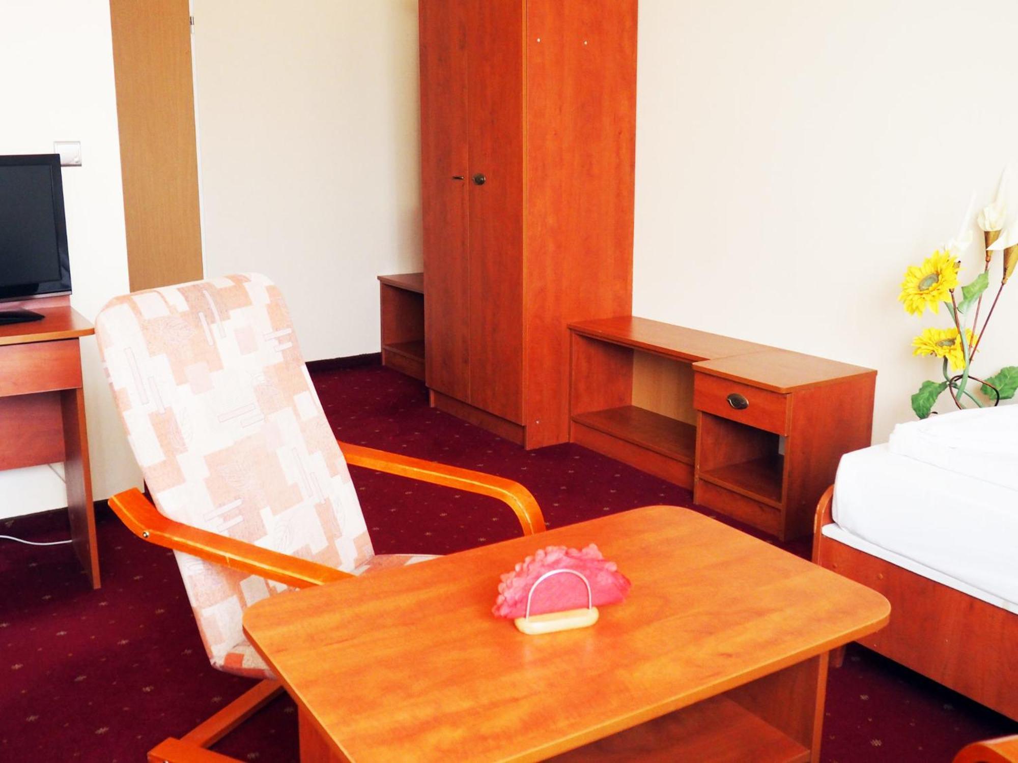 Hotel Jan Zgorzelec Oda fotoğraf